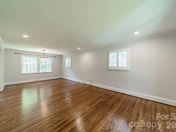 5th image of 7101 Sherbourne Dr