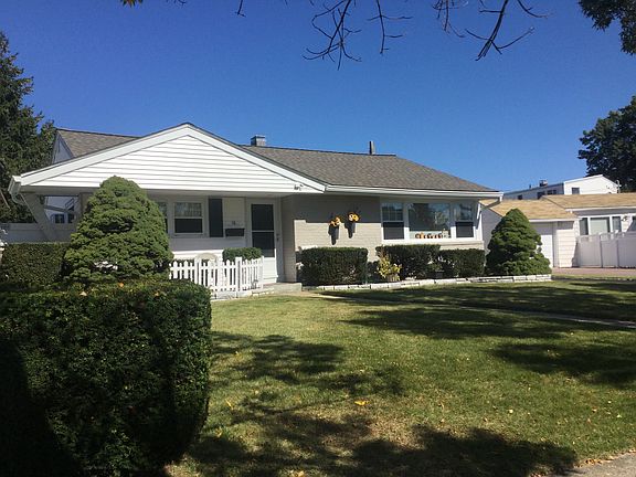 2nd image of 16 Normandy Dr