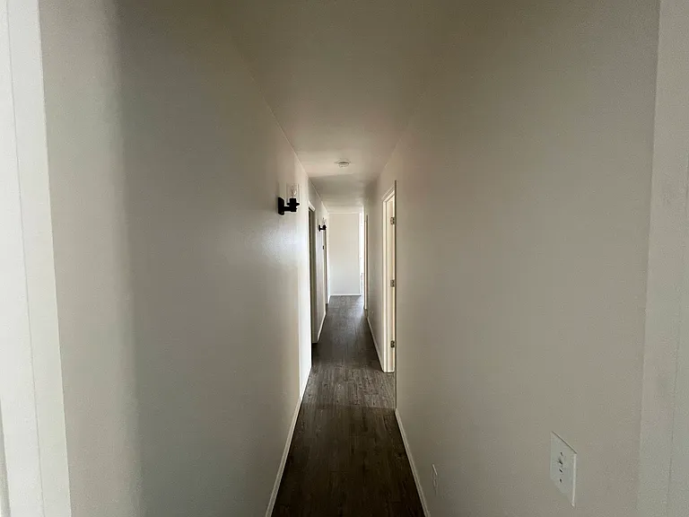 1094 Longbow Ln #E — Photo 17