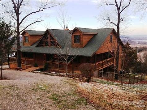 Big Beautiful House Private Setting with Panoramic Views - Copy