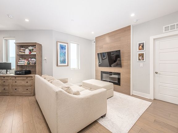 5th image of 1405 Frankford Ave Unit 402