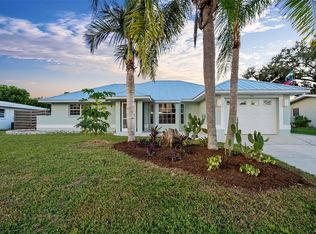 560 Sheridan Dr, Venice, FL 34293
