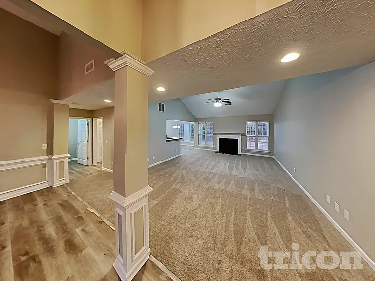 94 Oakview Dr — Photo 3