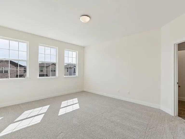 1013 Portina Dr — Photo 13