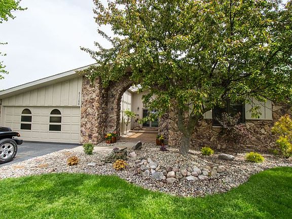 2nd image of 51166 Maplewood Dr