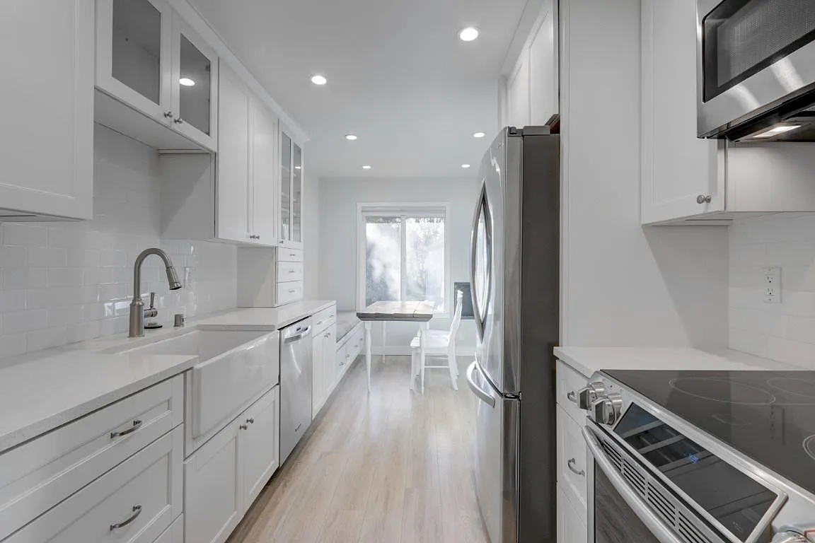 1251 Homestead Ave — Photo 1