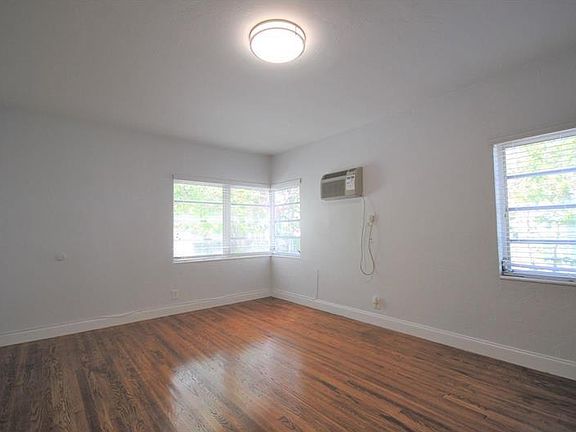 4th image of 7135 Carlyle Ave APT 3