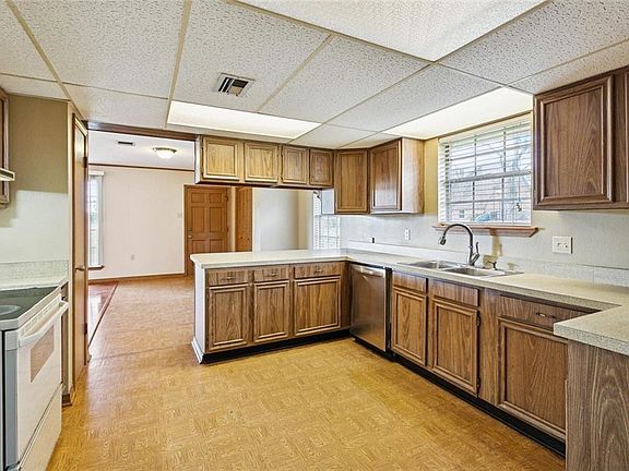 4th image of 3 E Levert Dr