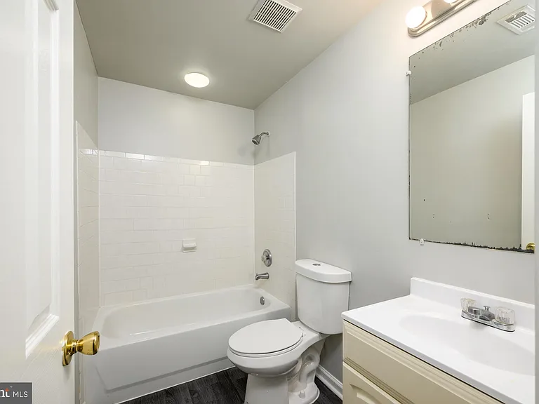 105 Brenwick Ct — Photo 21