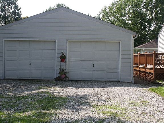 3rd image of 1163 Hickory St
