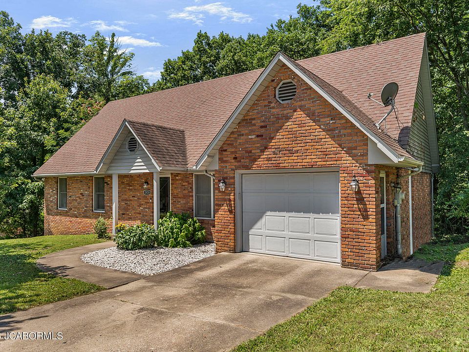 1st image of 2020 Clara Dr