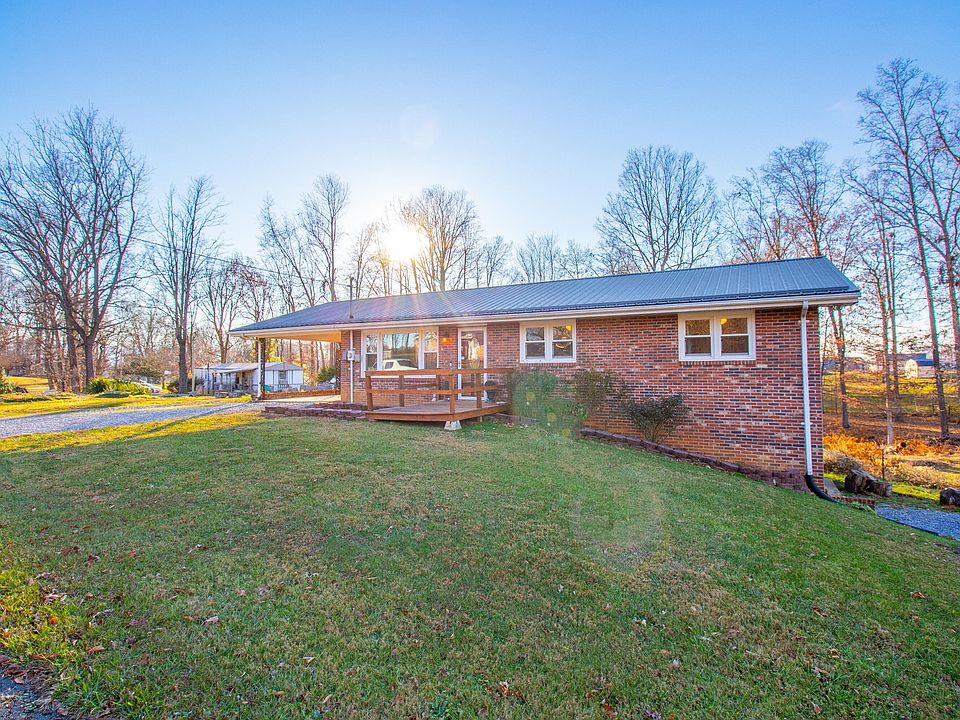 1st image of 182 Woodland Cir