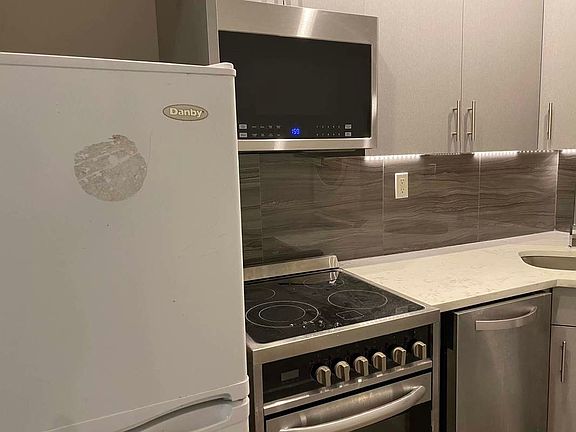 3rd image of 234 E 116th St #16A