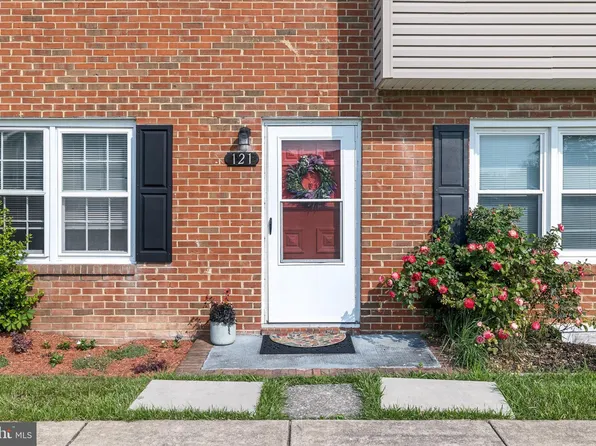121 Chinkapin Dr, Stephens City, VA 22655