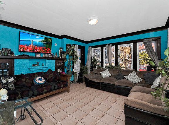 3rd image of 6030 S California Ave