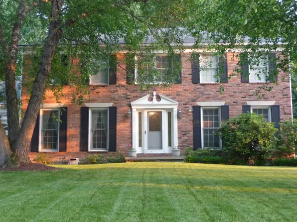 34576 S Side Park Dr, Solon, OH 44139
