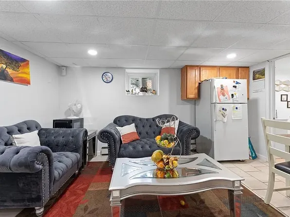 70 Dunnell Ave #B, Pawtucket, RI 02860