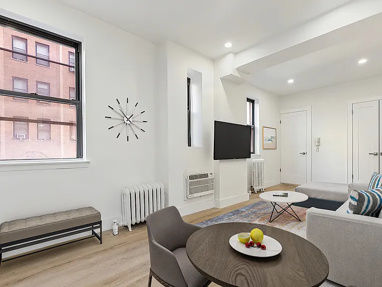 138 E 38th St #D8 — Photo 3