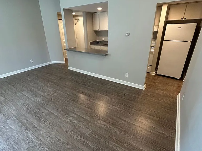 736 East 16th Street (New Town) — Photo 2