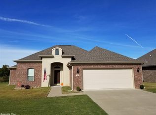 900 Puritan Dr, Jacksonville, AR 72076