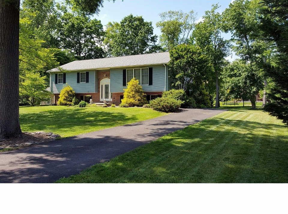 1st image of 672 Clifton Dr
