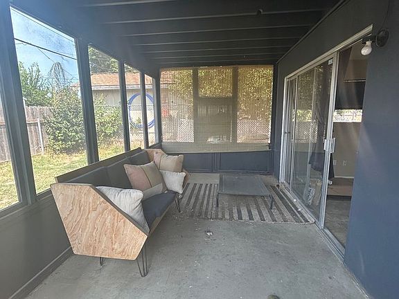5th image of 898 Reuter Dr