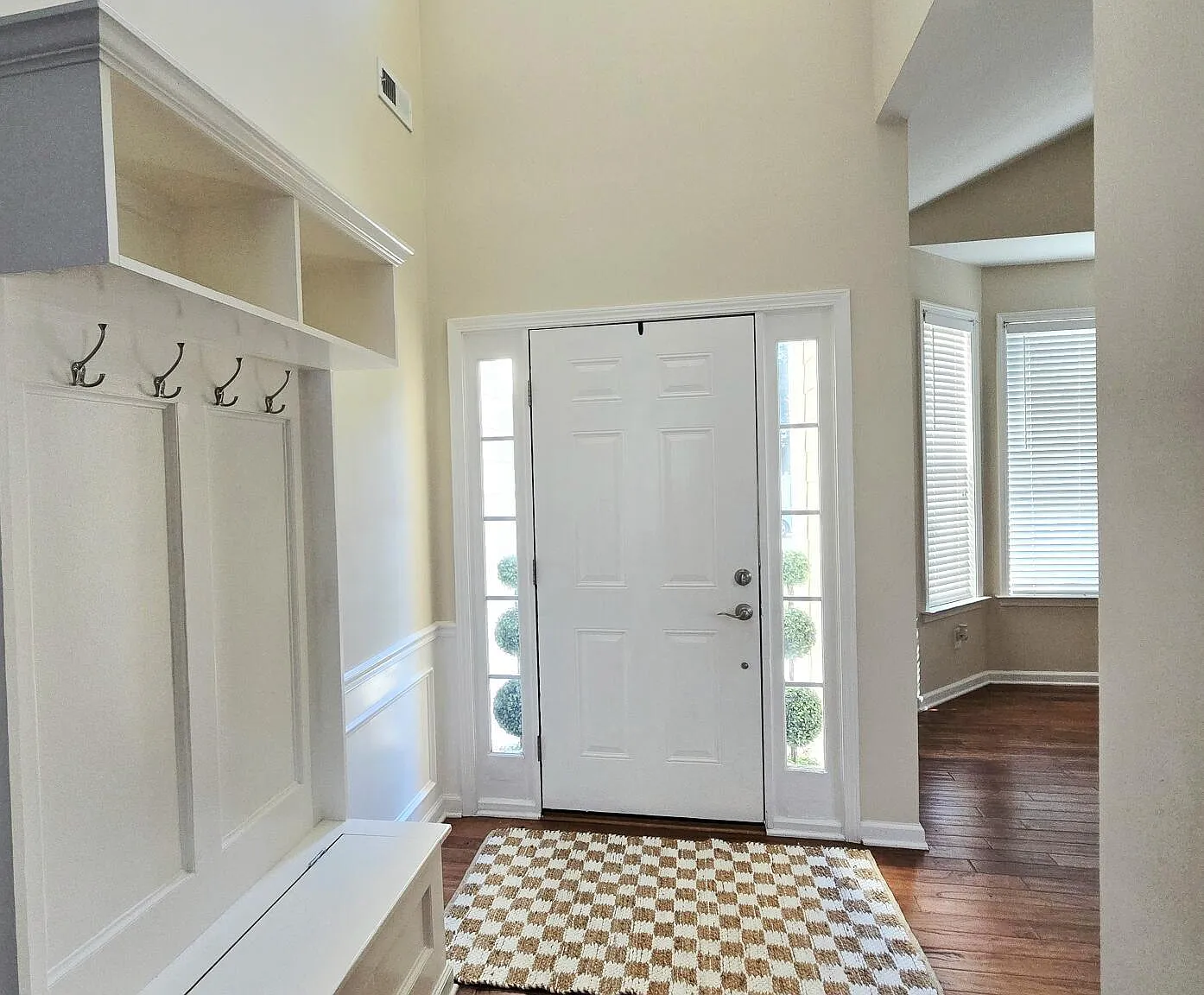 Studio, 2.0 bath, 1902 sqft, $1,899 — Photo 3
