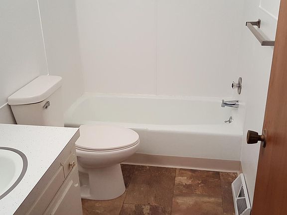 4th image of 213 N Genevieve St