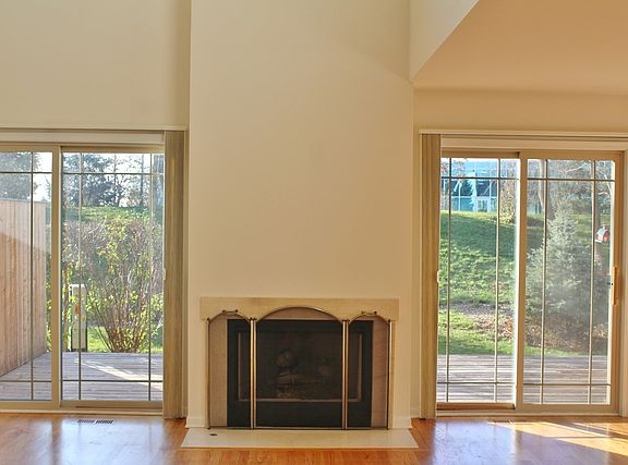 3rd image of 1435 N Milwaukee Ave