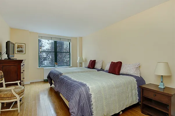 Sold by Corcoran | media 14