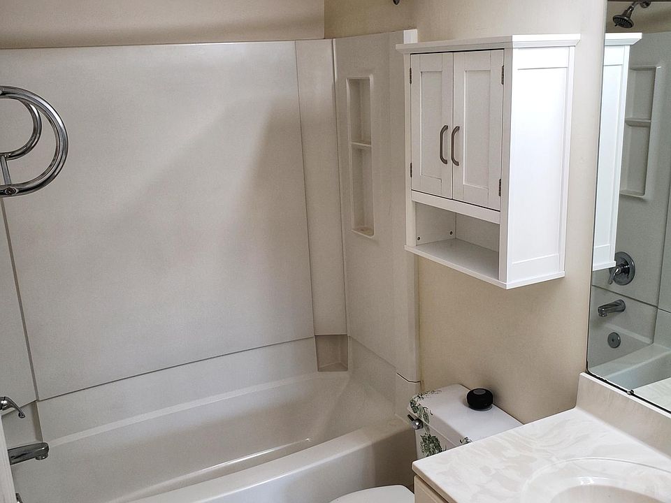 1st image of 10022 Vanderbilt Cir APT 6