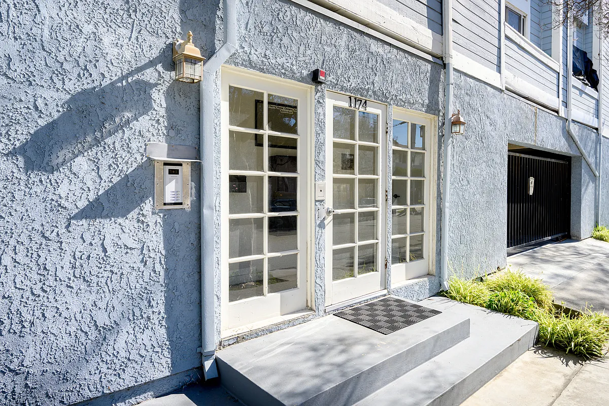 Building Photo - 1174 Cherry St #109