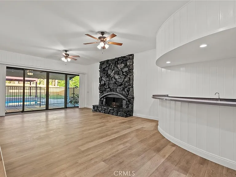 9724 Bothwell Rd — Photo 35