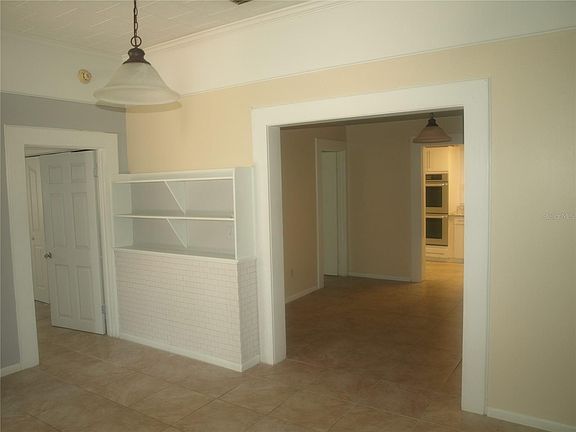 5th image of 101 E 21st St