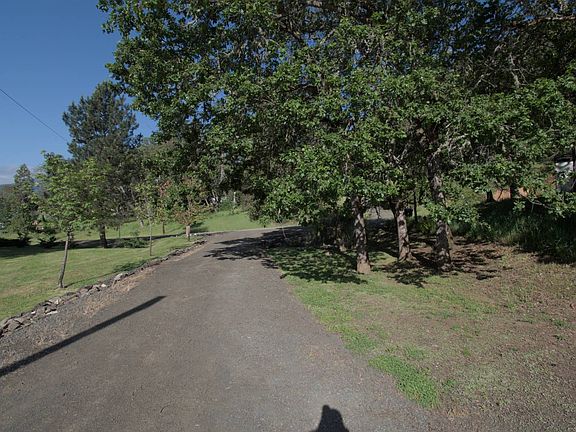 4th image of 513 Greenhill Dr