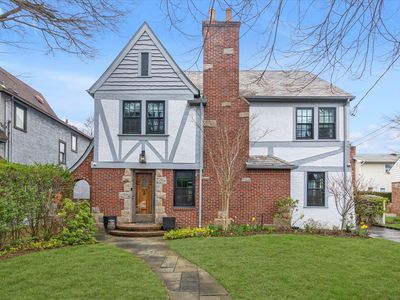 14 Hewitt Road, Rockville Centre, NY, 11570