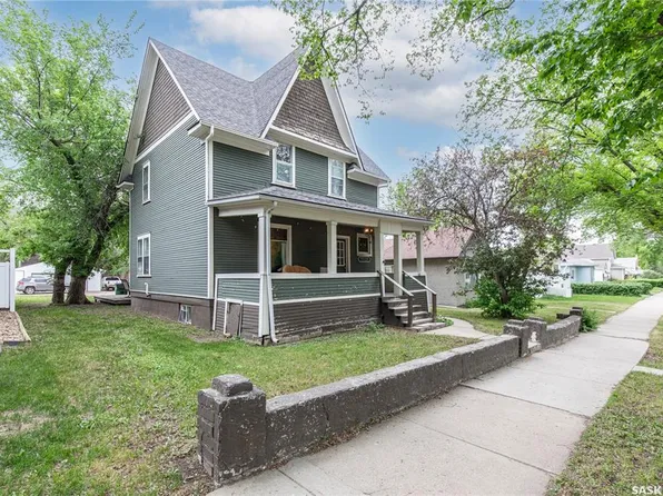 1059 Willow AVENUE, Moose Jaw, SK S6H 1G5