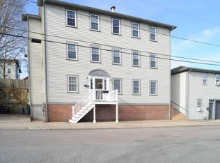 101 Marlborough St, East Greenwich, RI 02818