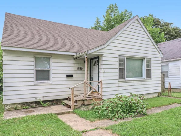 1829 N Brookfield St, South Bend, IN 46628