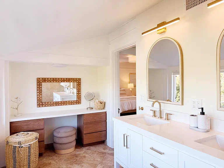 426 E Valerio St — Photo 18