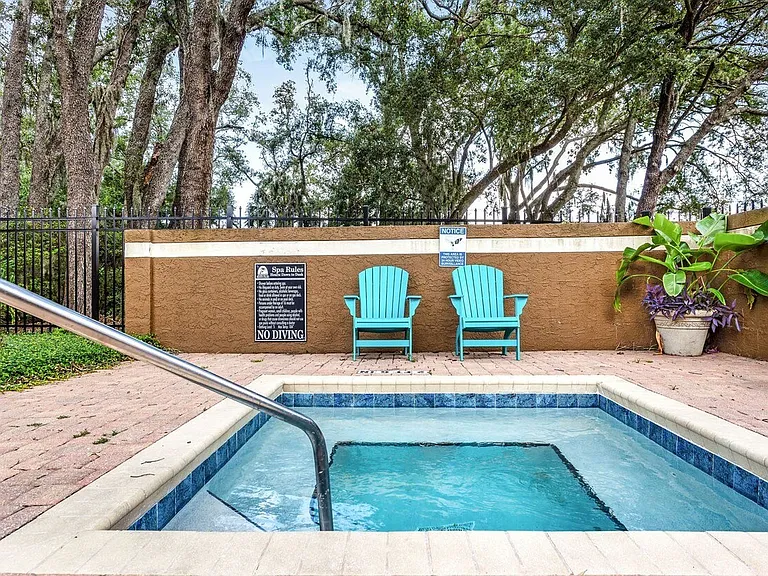 Hidden Palms Apartment Homes — Photo 17