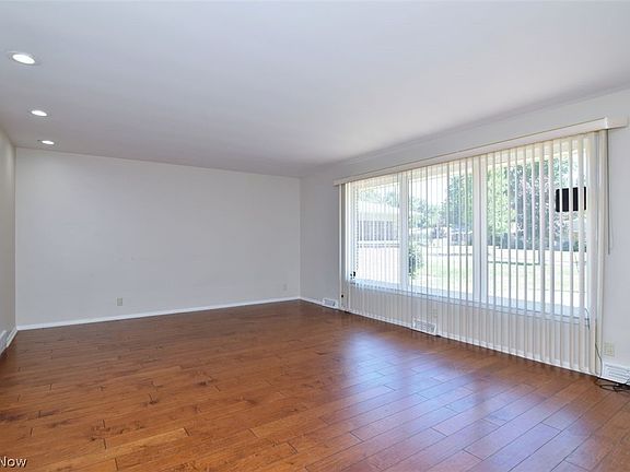 5th image of 1878 Caronia Dr