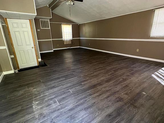 2nd image of 123 Cawood Ln