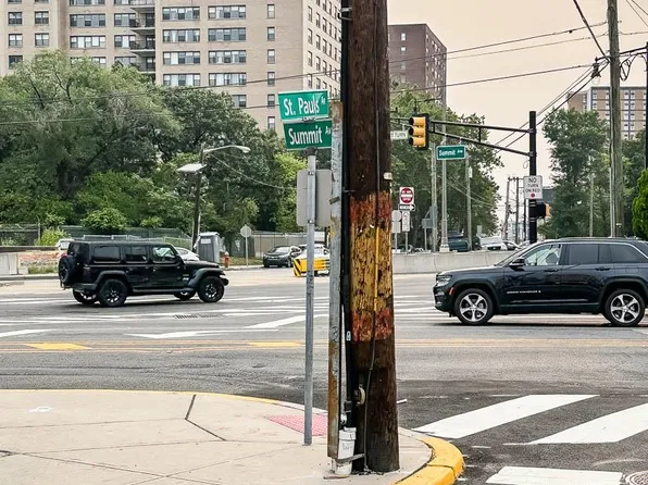 170 Saint Pauls Avenue image 8 of 11