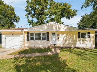 1325 Lindsay Ln, Florissant, MO 63031