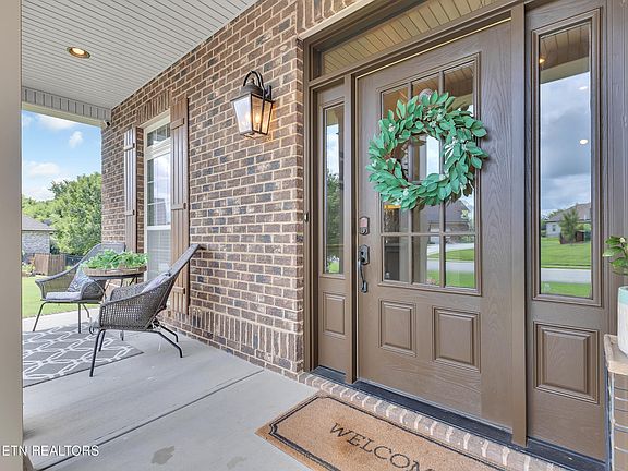 4th image of 1439 Edenbridge Dr