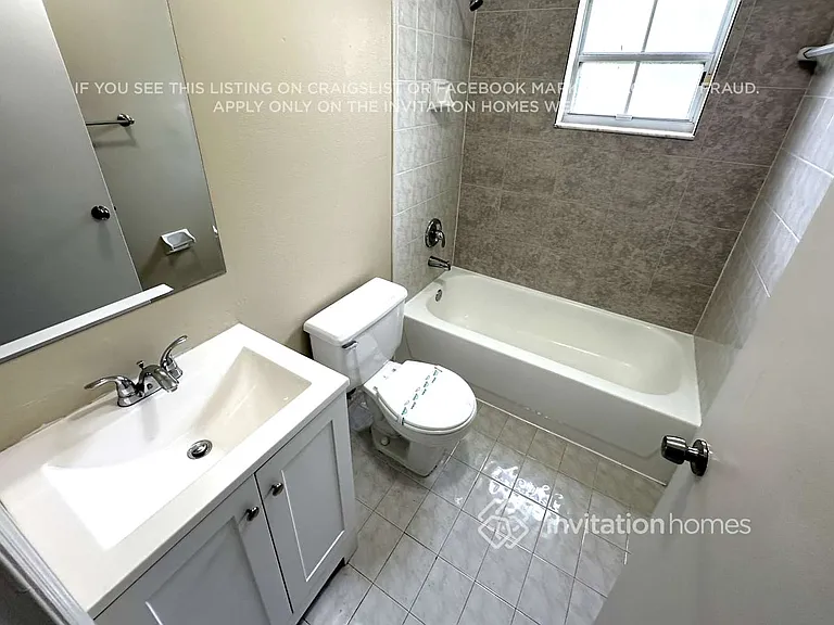 13742 SW 181st St — Photo 13