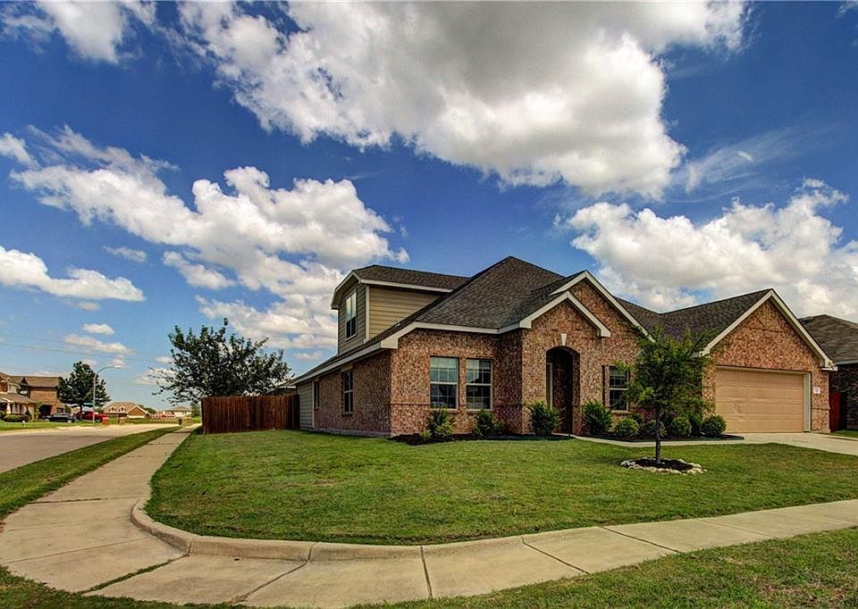 1st image of 436 Foxcraft Dr