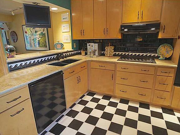 4th image of 2708 Manoomin Pl