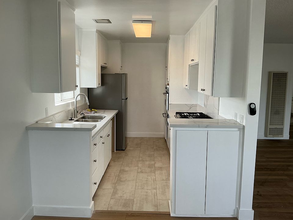 1st image of 135 N Hayworth Ave APT 301